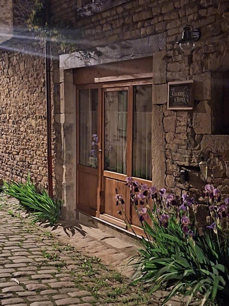 Chambre Les Marguerites Cluny Exteriör bild